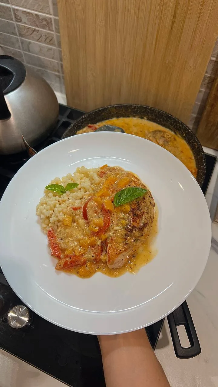 Курица в сливочном (молочном соусе)