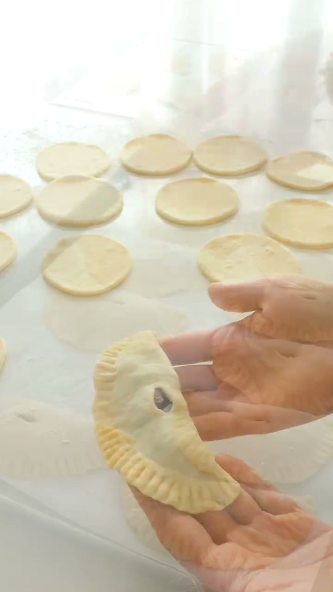 Пирожки с мясом на песочном тесте