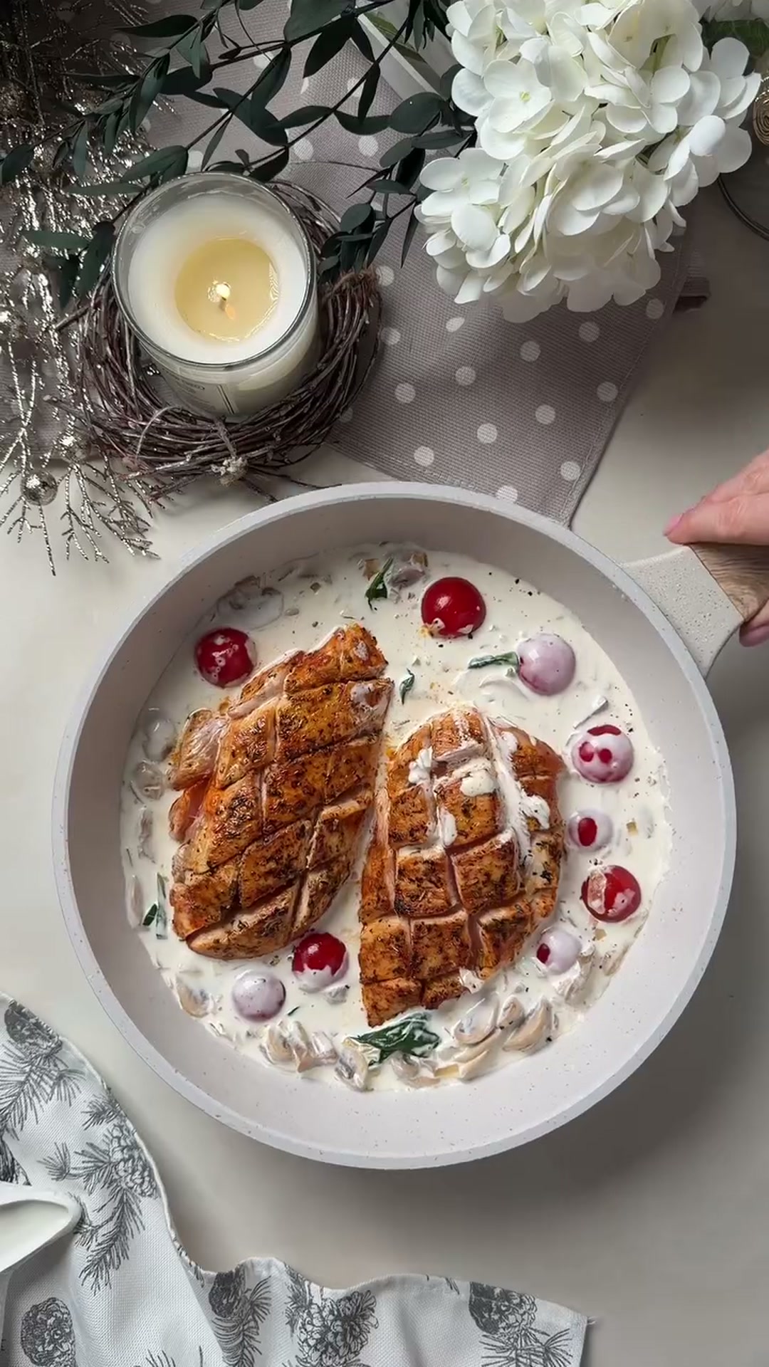 Нежная куриная грудка в сливочном соусе