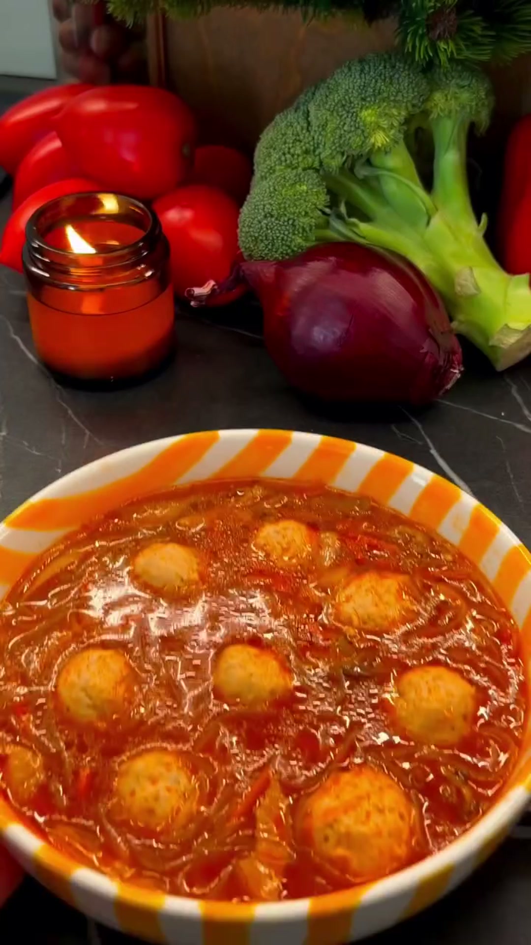 Суп с фунчозой, куриными фрикадельками и грибами