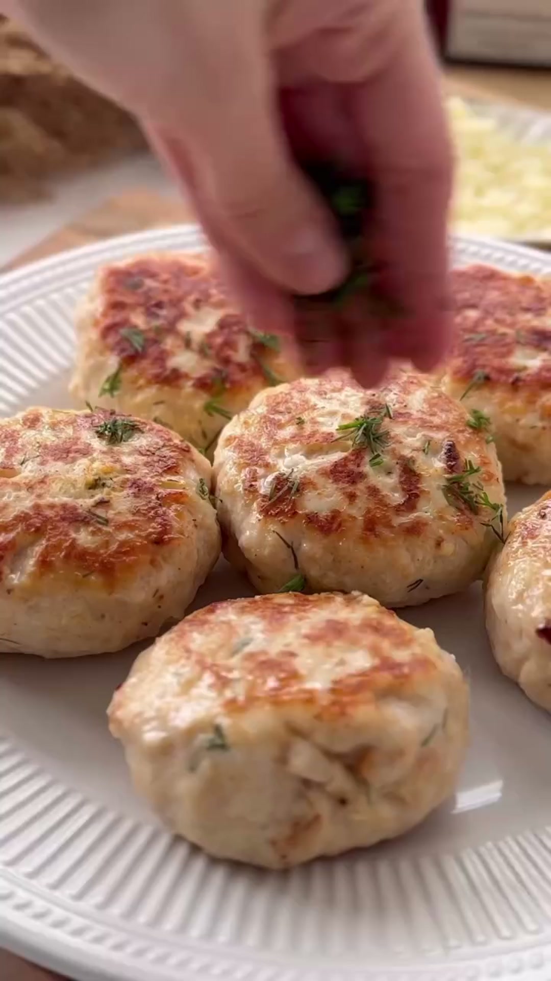 Куриные котлеты с яичной начинкой