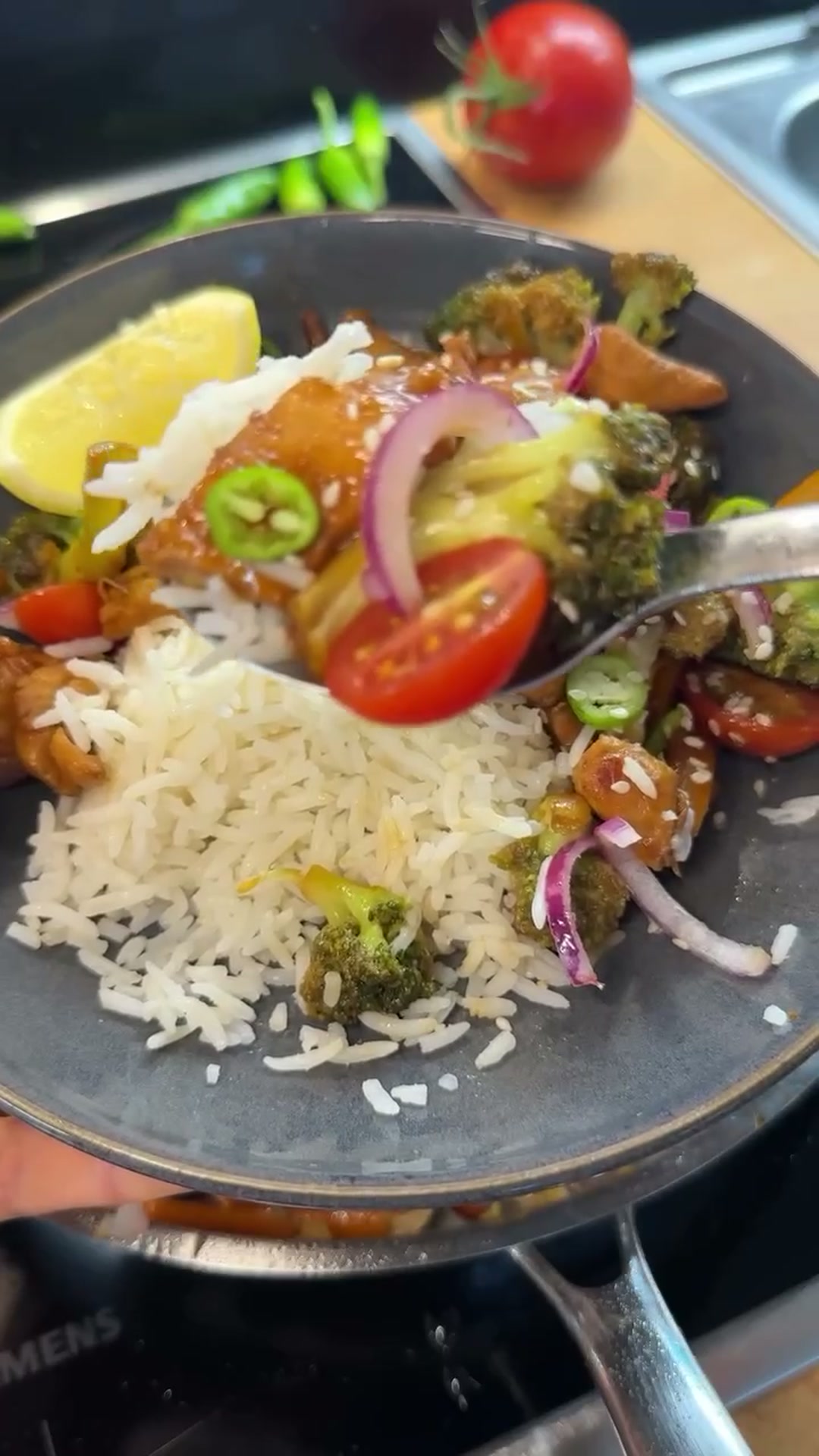 Быстрое куриное соте с овощами