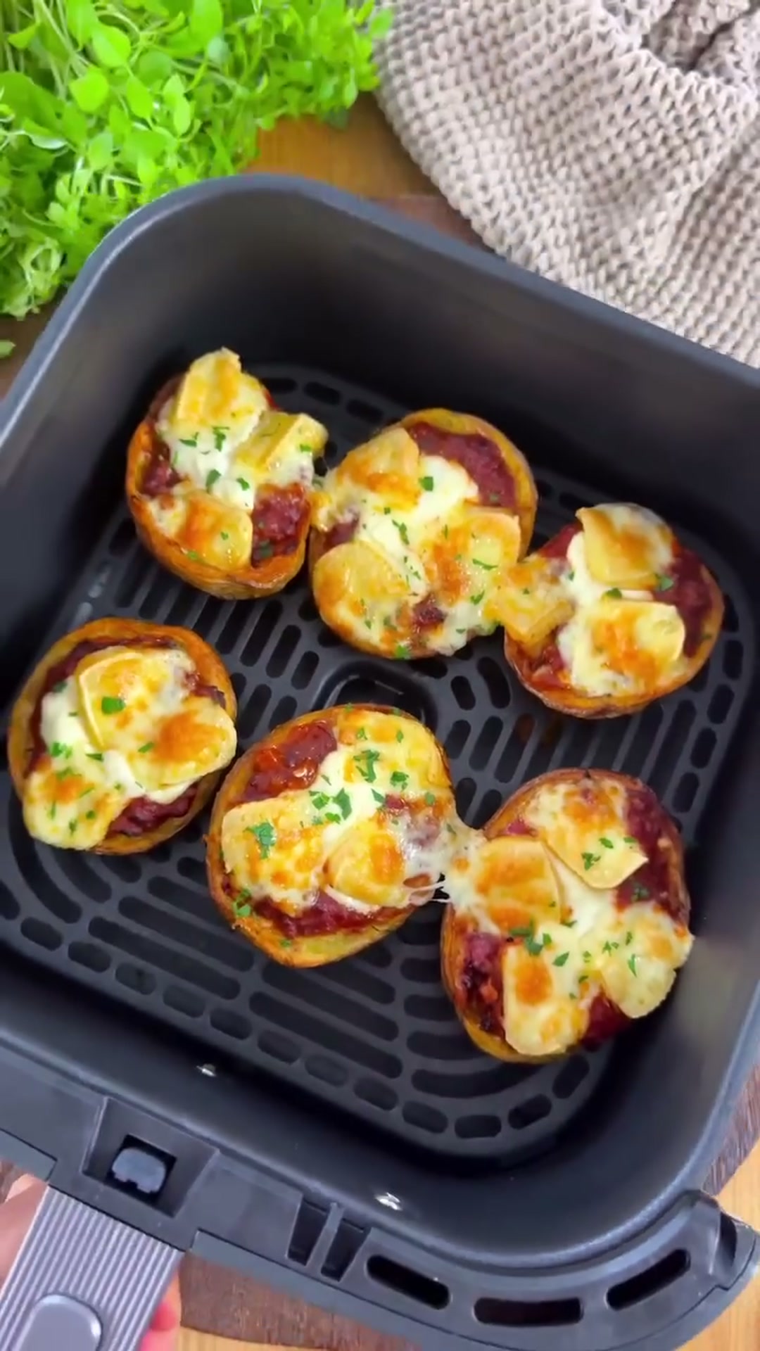 Фаршированные картошка с мясом и сыром