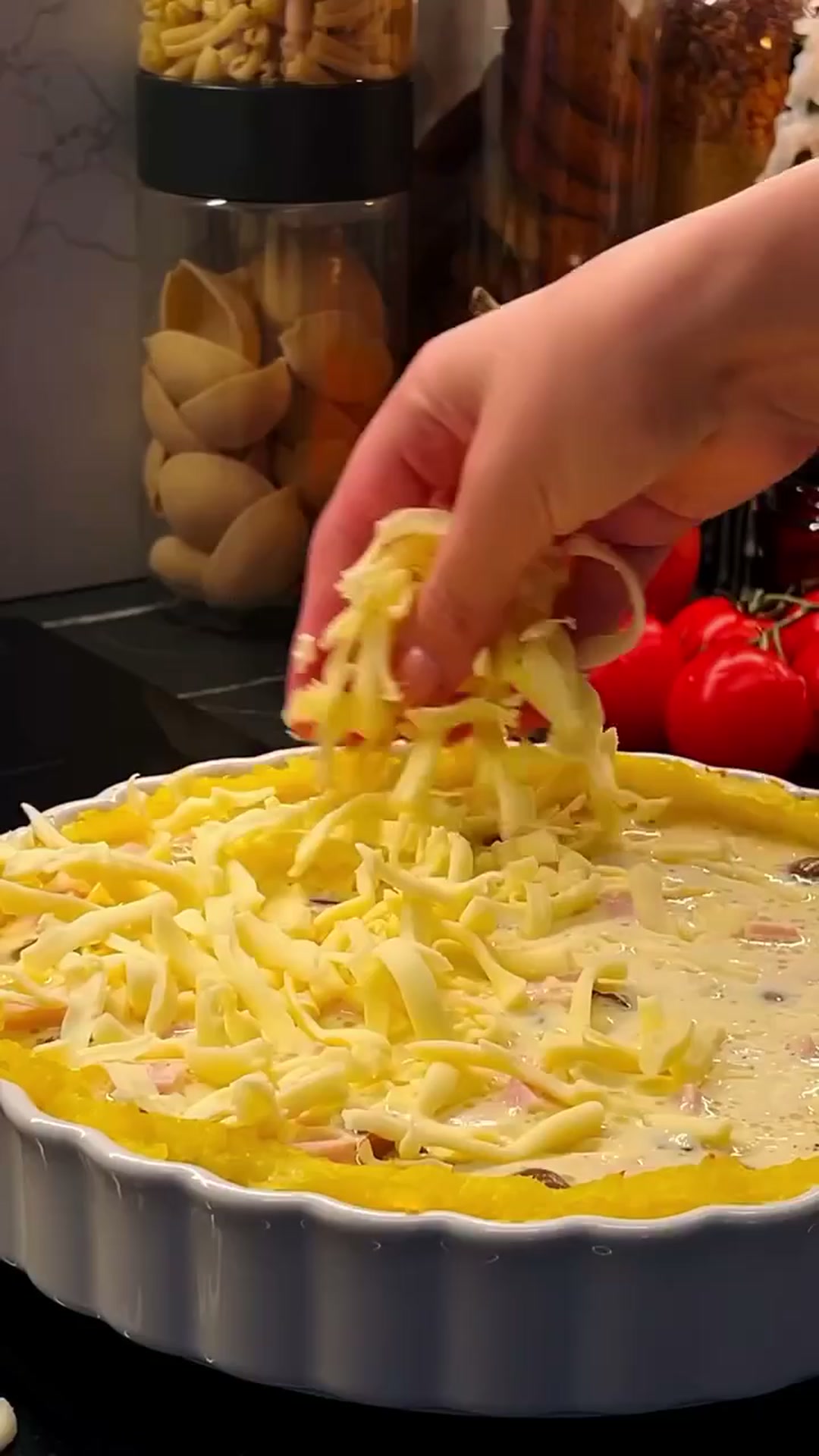 Картофельный киш с грибами и ветчиной