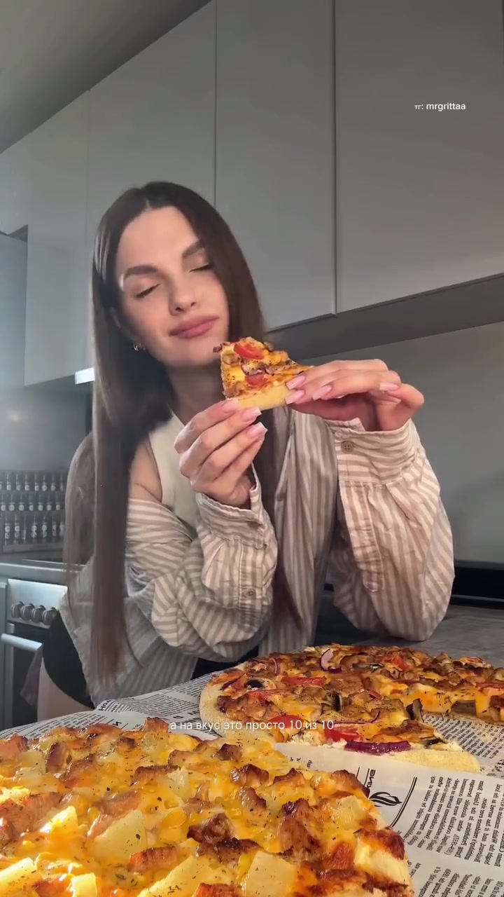 Домашняя пицца с соусом Ранч