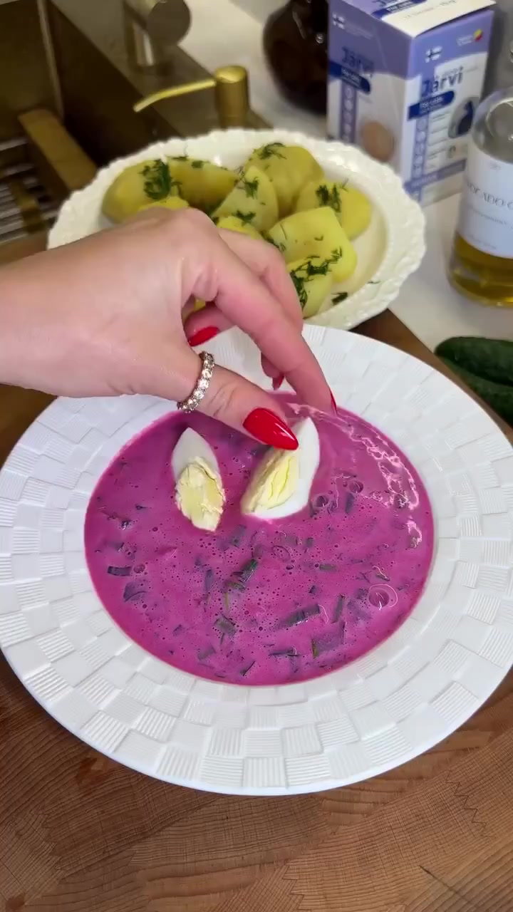 Холодный суп со свеклой и кефиром