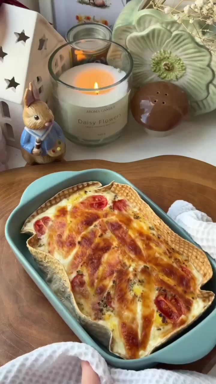Запечённый лаваш с творогом, яйцом и сыром