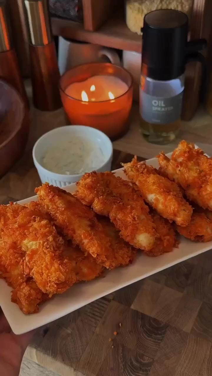 Куриные стрипсы в панировке из чипсов