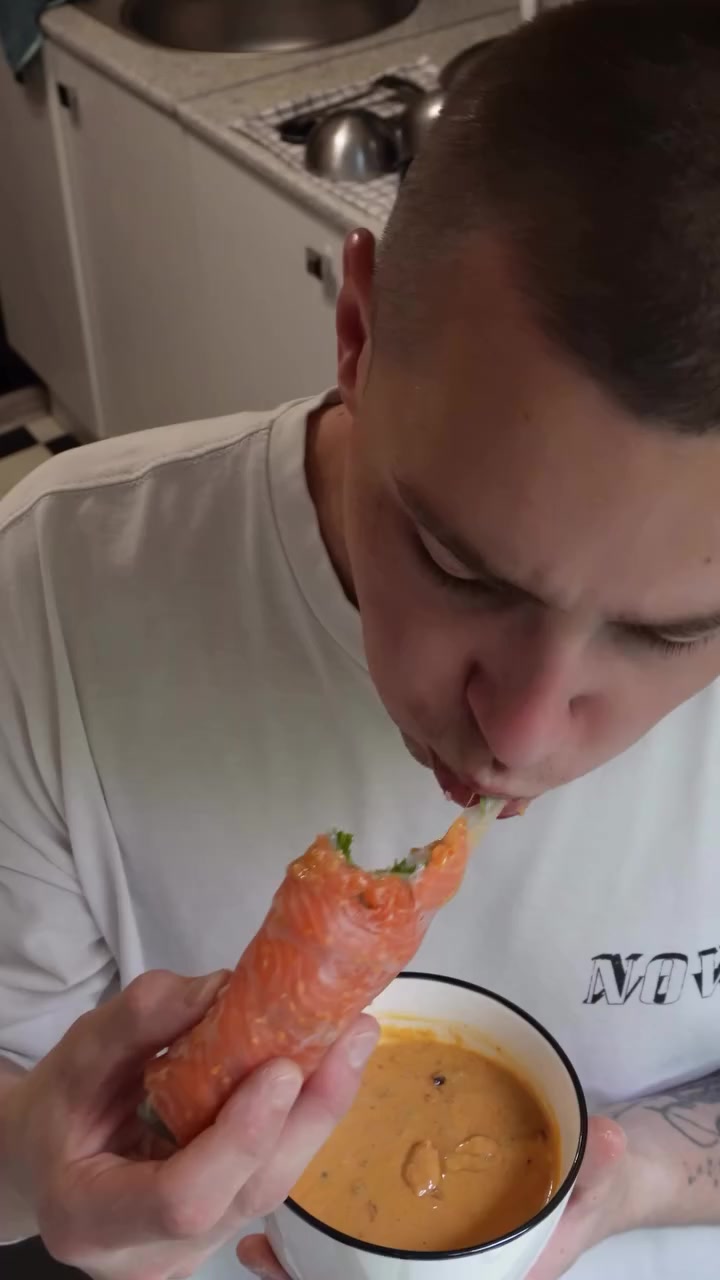 Спринг-роллы с форелью и овощами