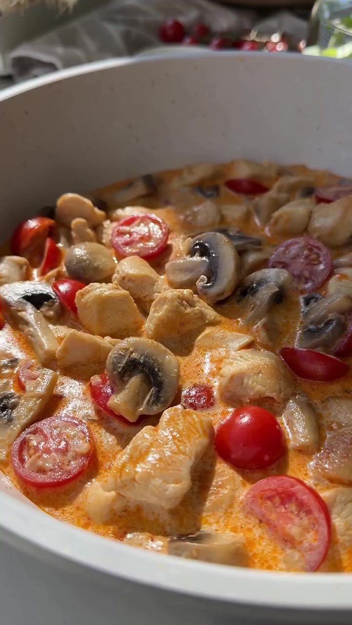 Том-ям с курицей и грибами
